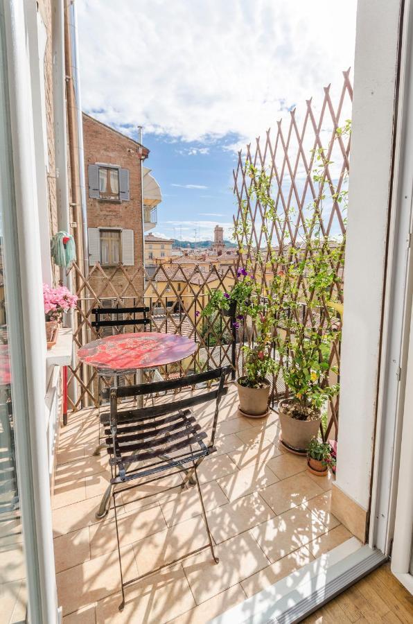 Inner Bo, Terrazzino Vista Tetti In Centro Storico Boloňa Exteriér fotografie